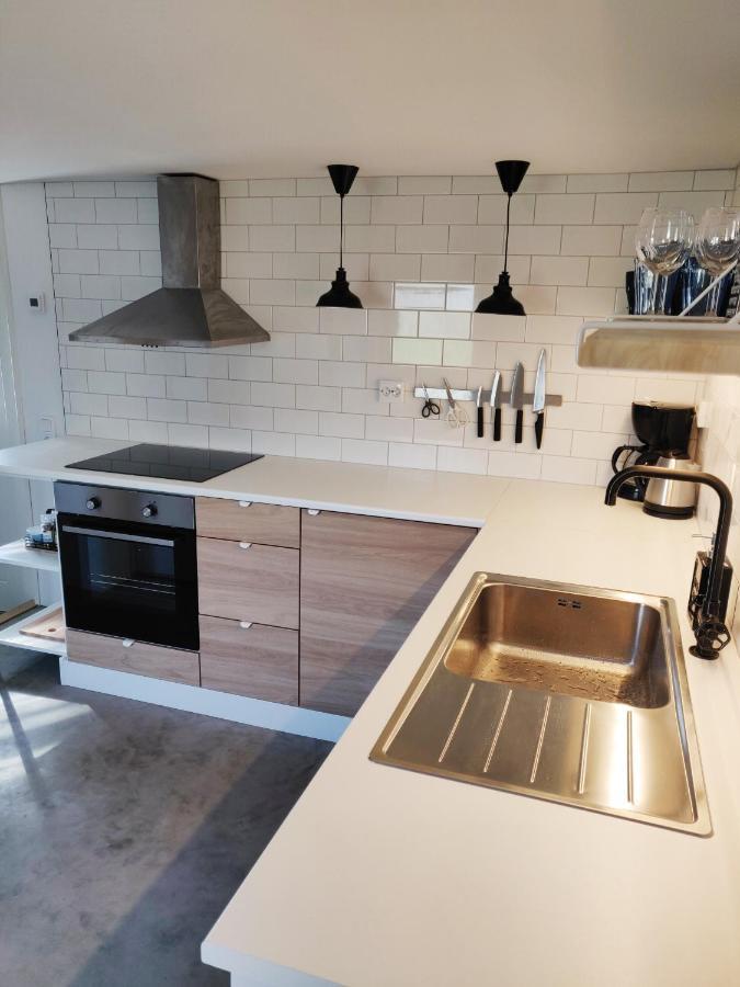 Lillstugan - Centralt Och Havsnaera I Lugnt Villomrade Falkenberg Exterior foto