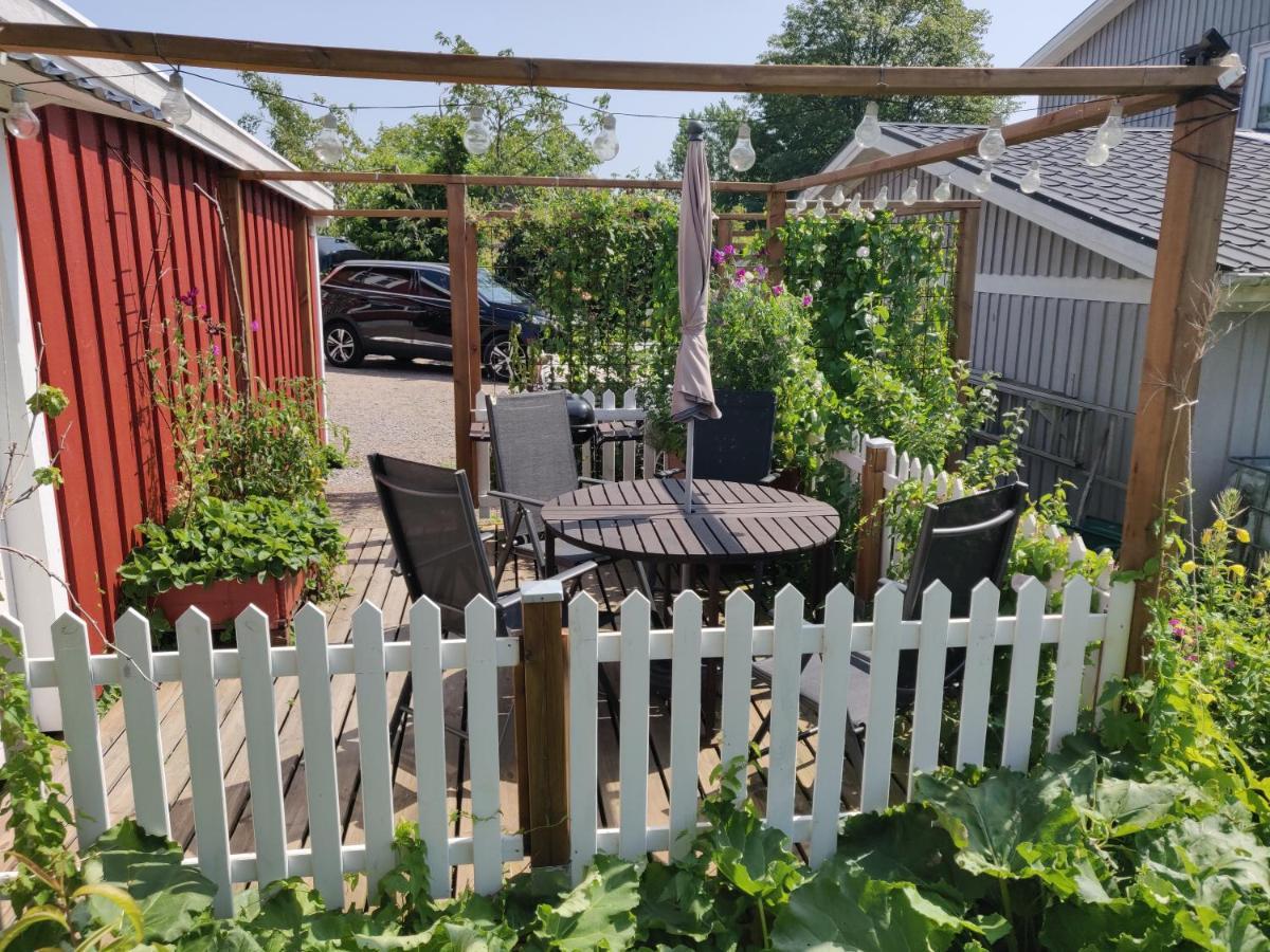 Lillstugan - Centralt Och Havsnaera I Lugnt Villomrade Falkenberg Exterior foto